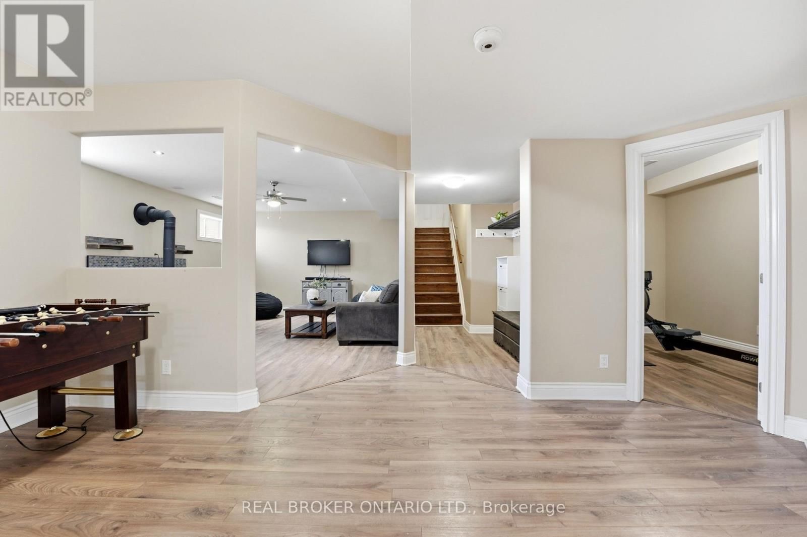 933 CRAIG ROAD Image 37