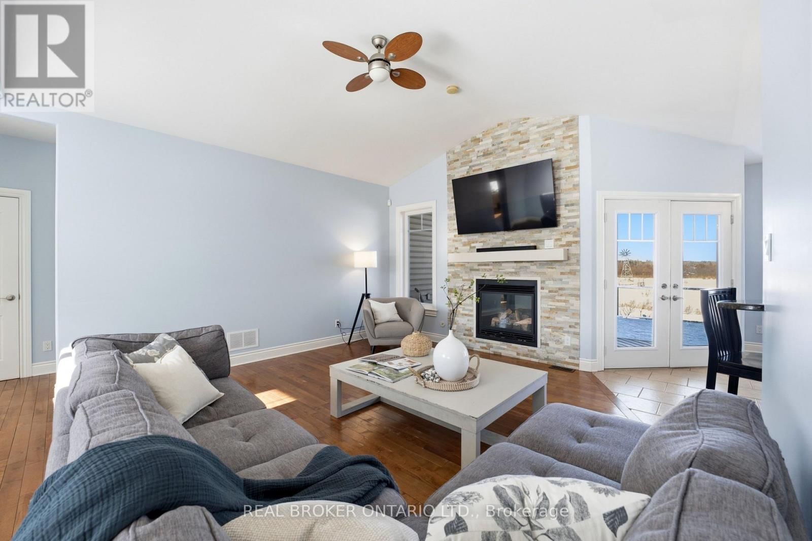 933 CRAIG ROAD Image 8