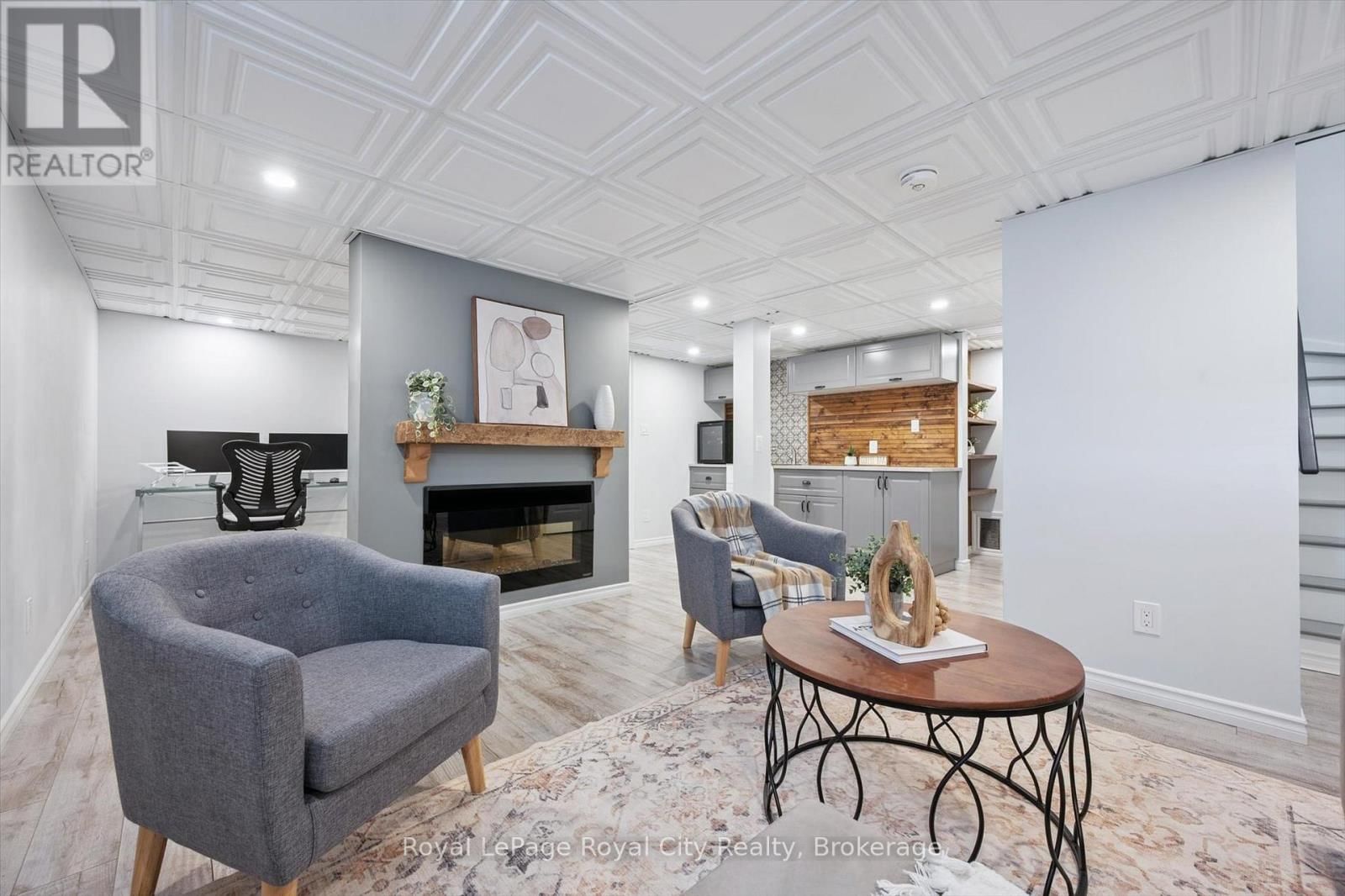 98 KAY CRESCENT Image 35