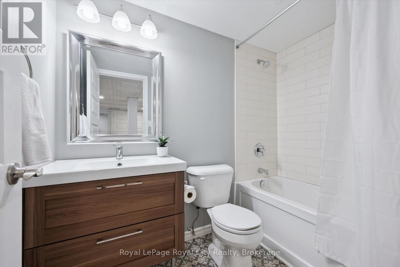 98 KAY CRESCENT Image 38