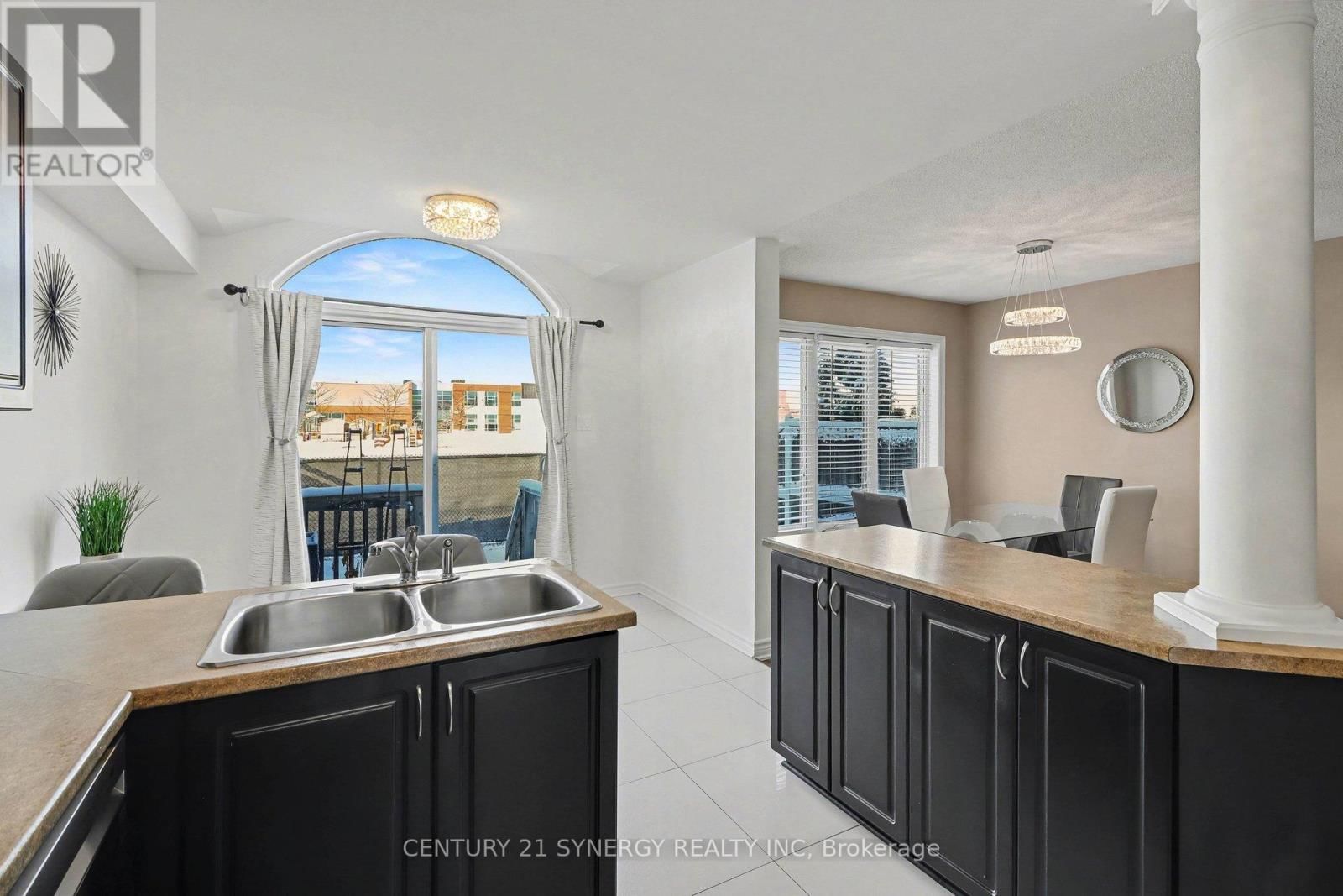 114 SILVERMOON CRESCENT Image 13