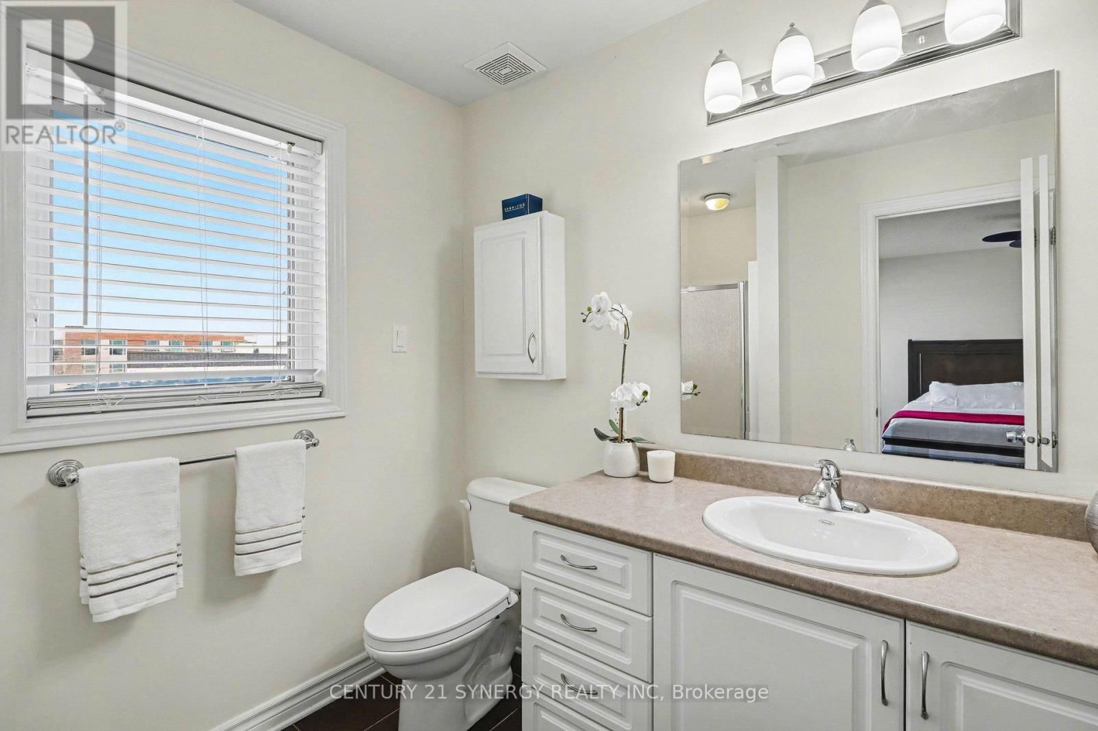 114 SILVERMOON CRESCENT Image 21