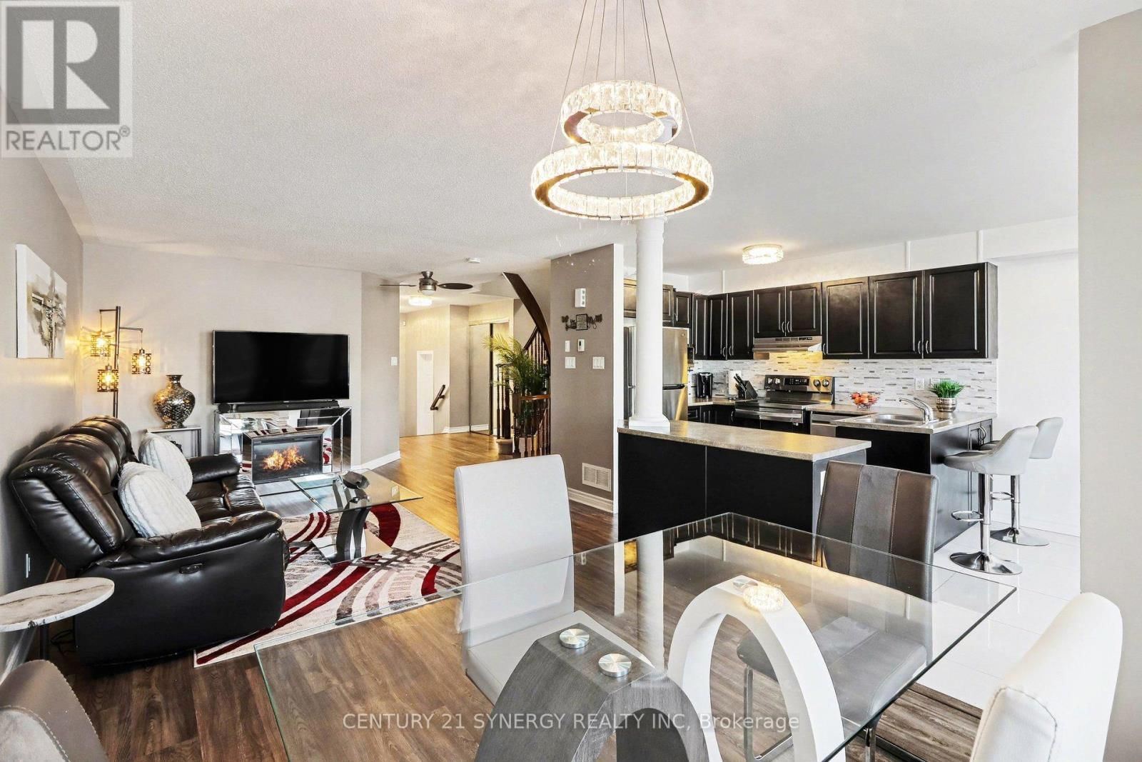 114 SILVERMOON CRESCENT Image 8