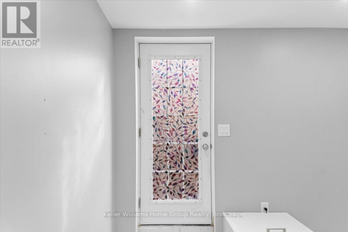 LOWER - 24 BAINTREE WAY Image 4