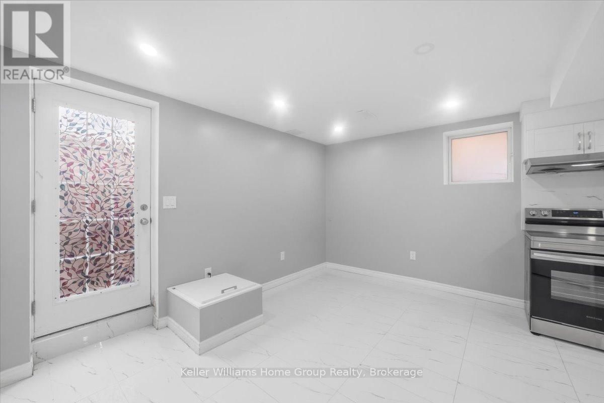 LOWER - 24 BAINTREE WAY Image 5