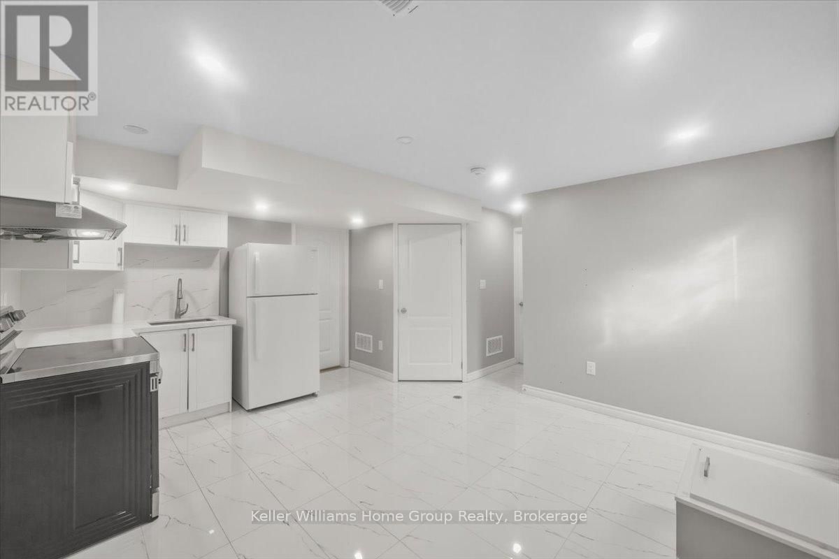 LOWER - 24 BAINTREE WAY Image 9