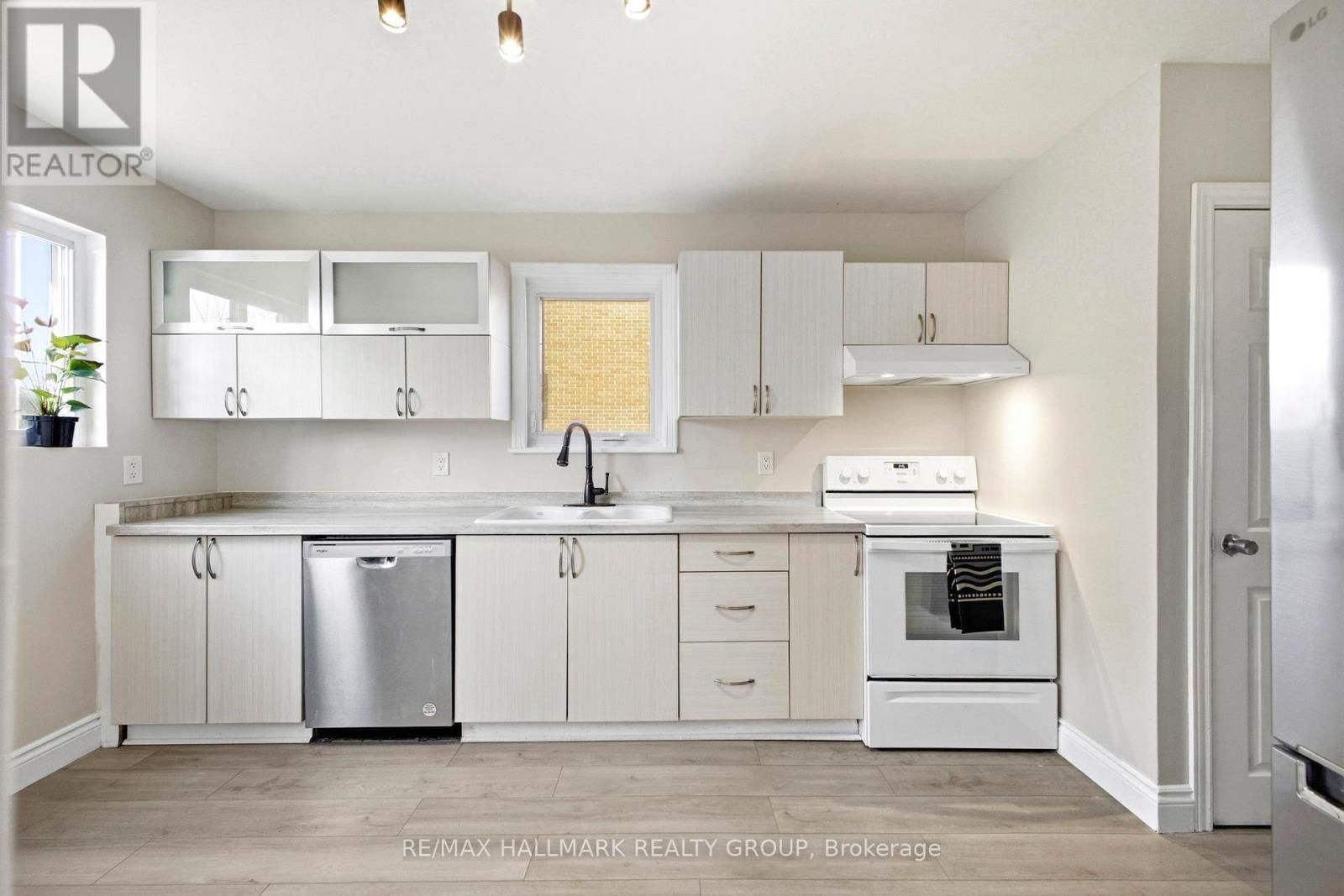 1763 BASELINE ROAD Image 11