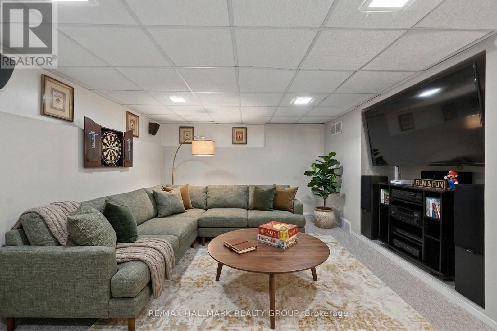 80 PICKWICK DRIVE Image 39