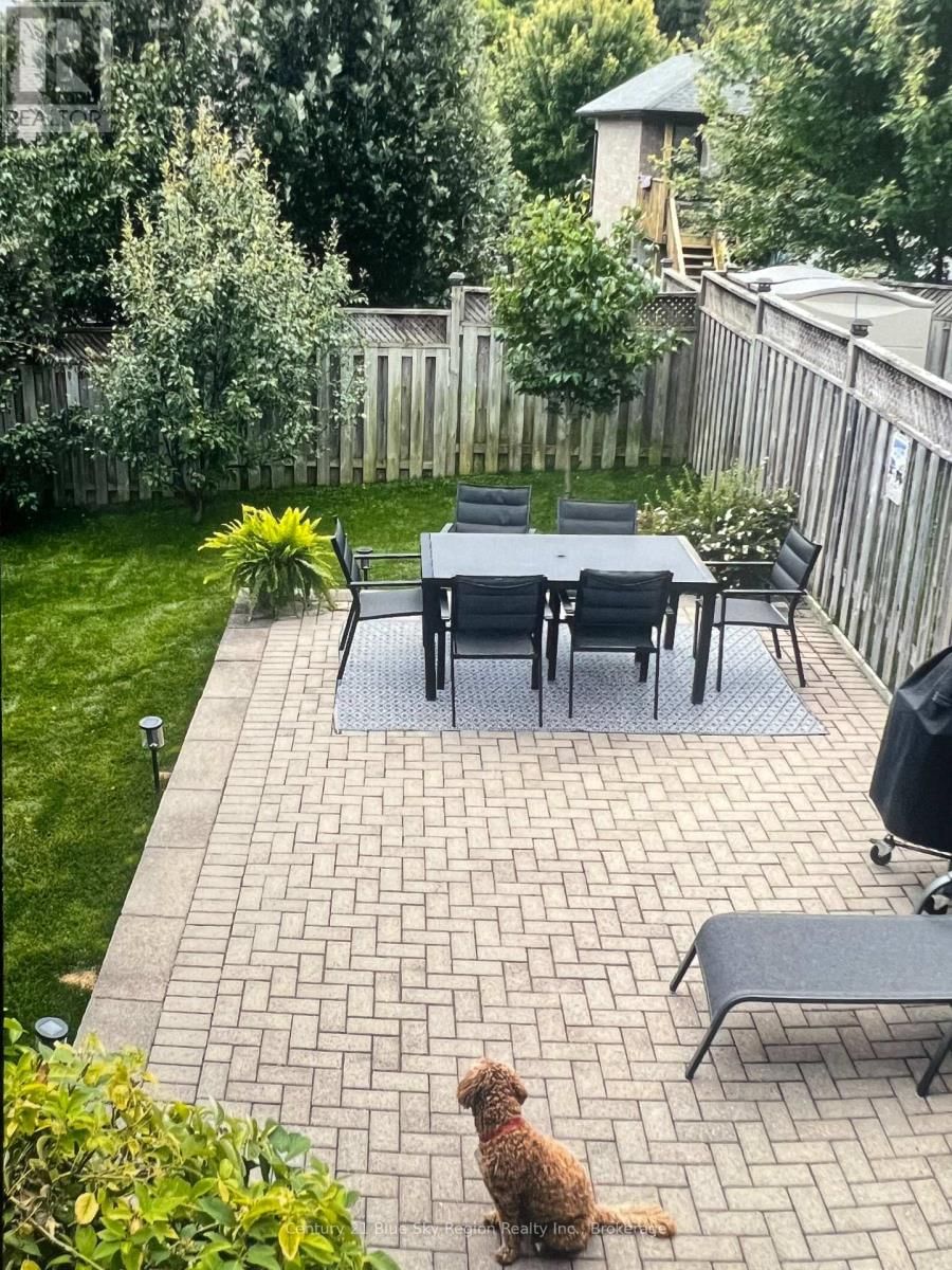 31 VERMONT CRESCENT Image 14