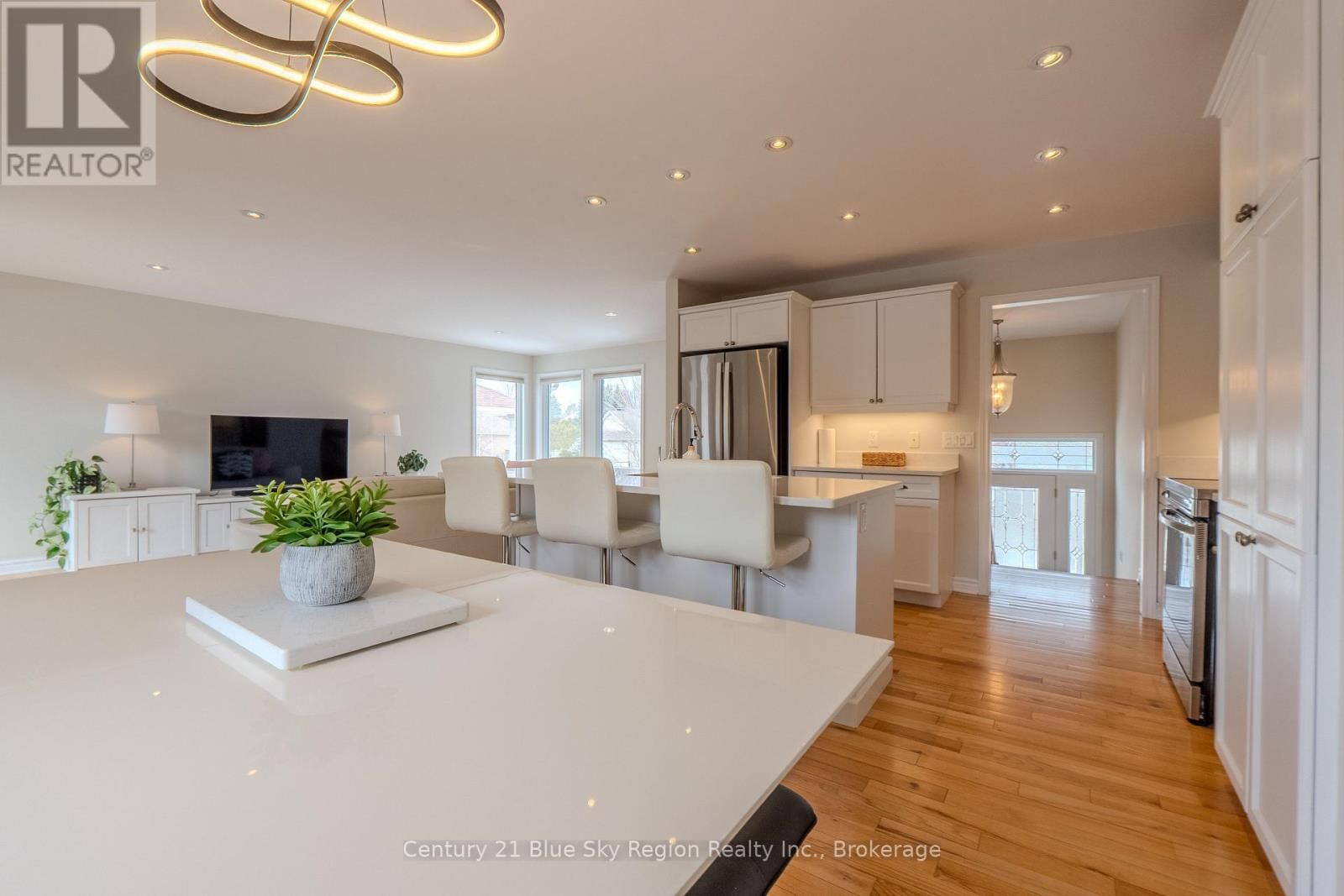 31 VERMONT CRESCENT Image 23