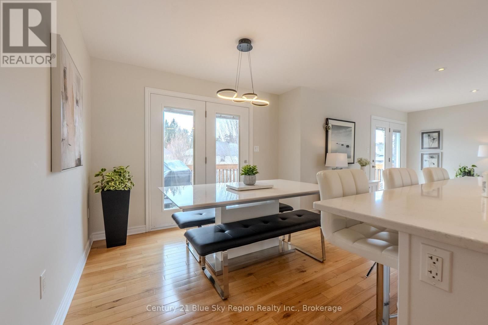 31 VERMONT CRESCENT Image 24