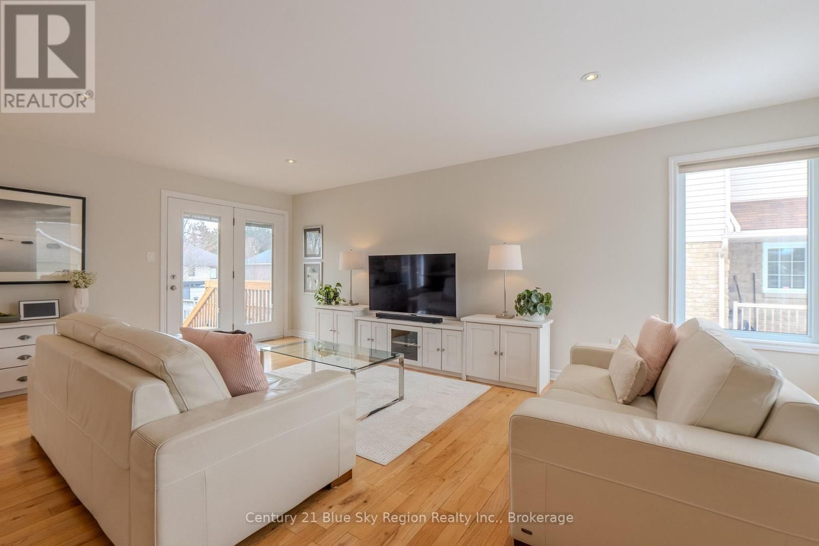 31 VERMONT CRESCENT Image 29