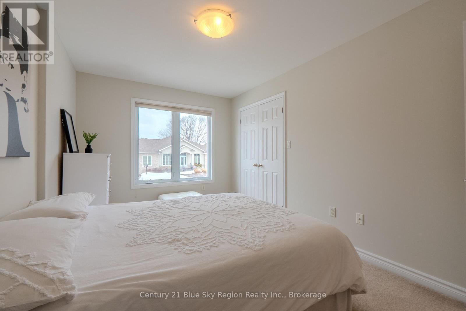 31 VERMONT CRESCENT Image 37