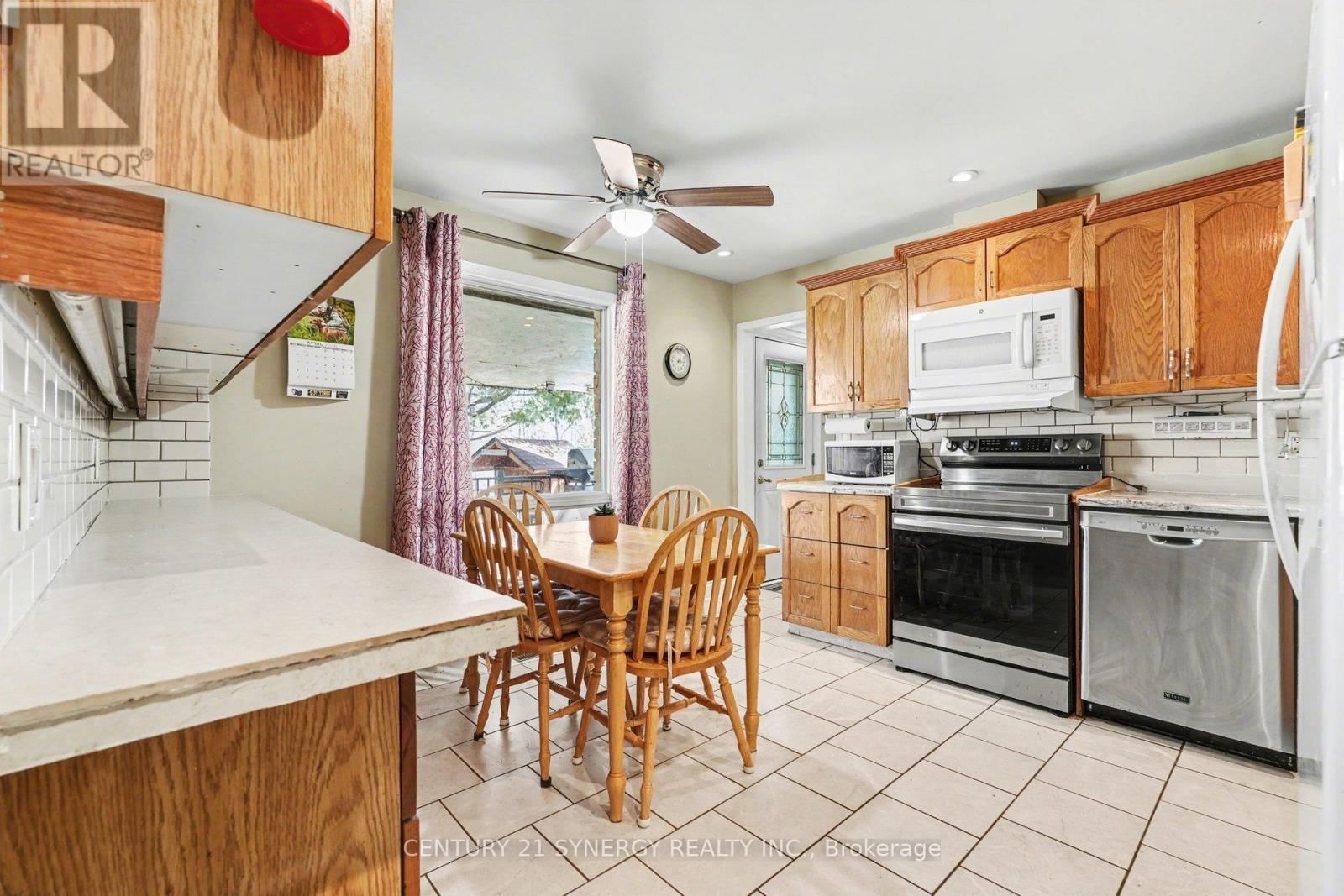 220 HIGHFIELD CRESCENT Image 11