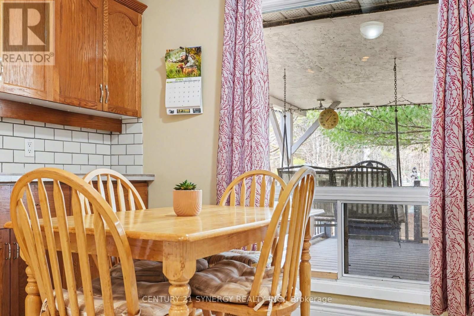 220 HIGHFIELD CRESCENT Image 14