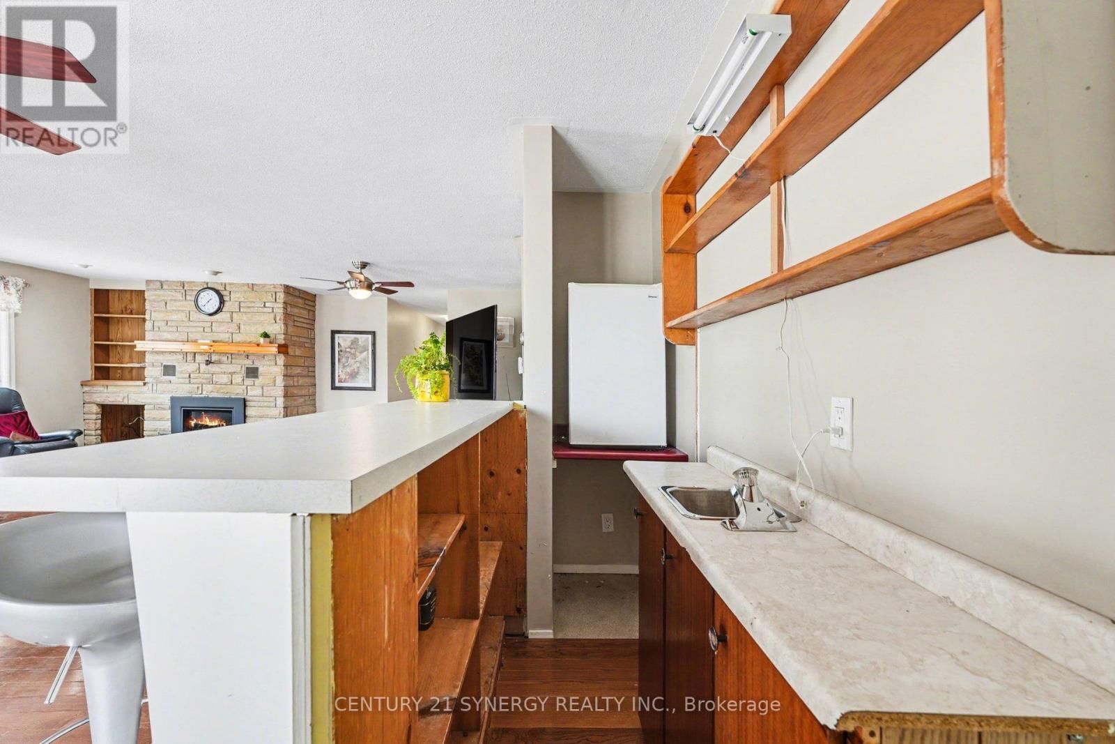 220 HIGHFIELD CRESCENT Image 15