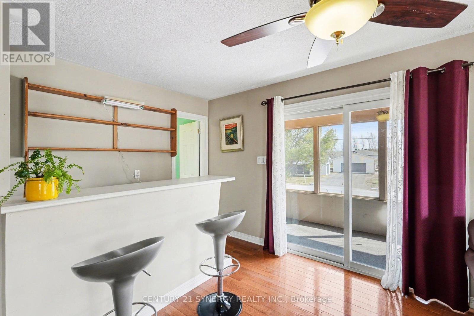 220 HIGHFIELD CRESCENT Image 16