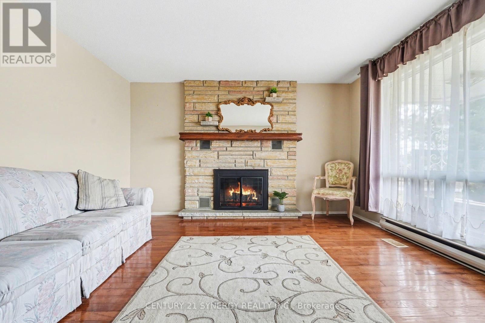 220 HIGHFIELD CRESCENT Image 18