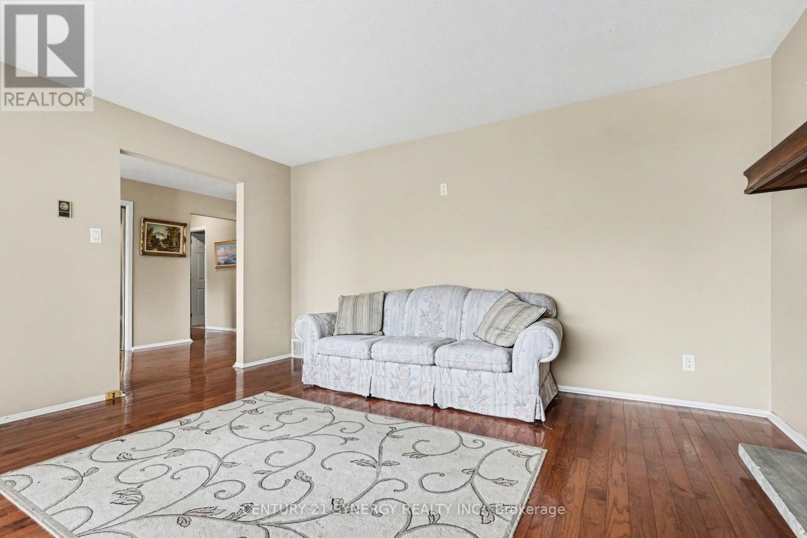 220 HIGHFIELD CRESCENT Image 19