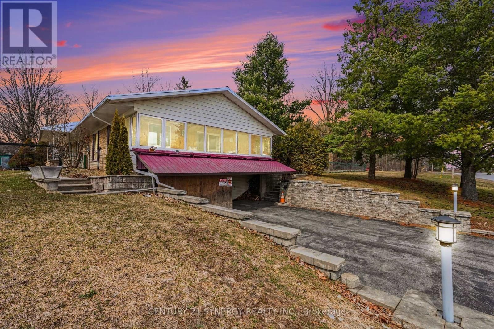 220 HIGHFIELD CRESCENT Image 2