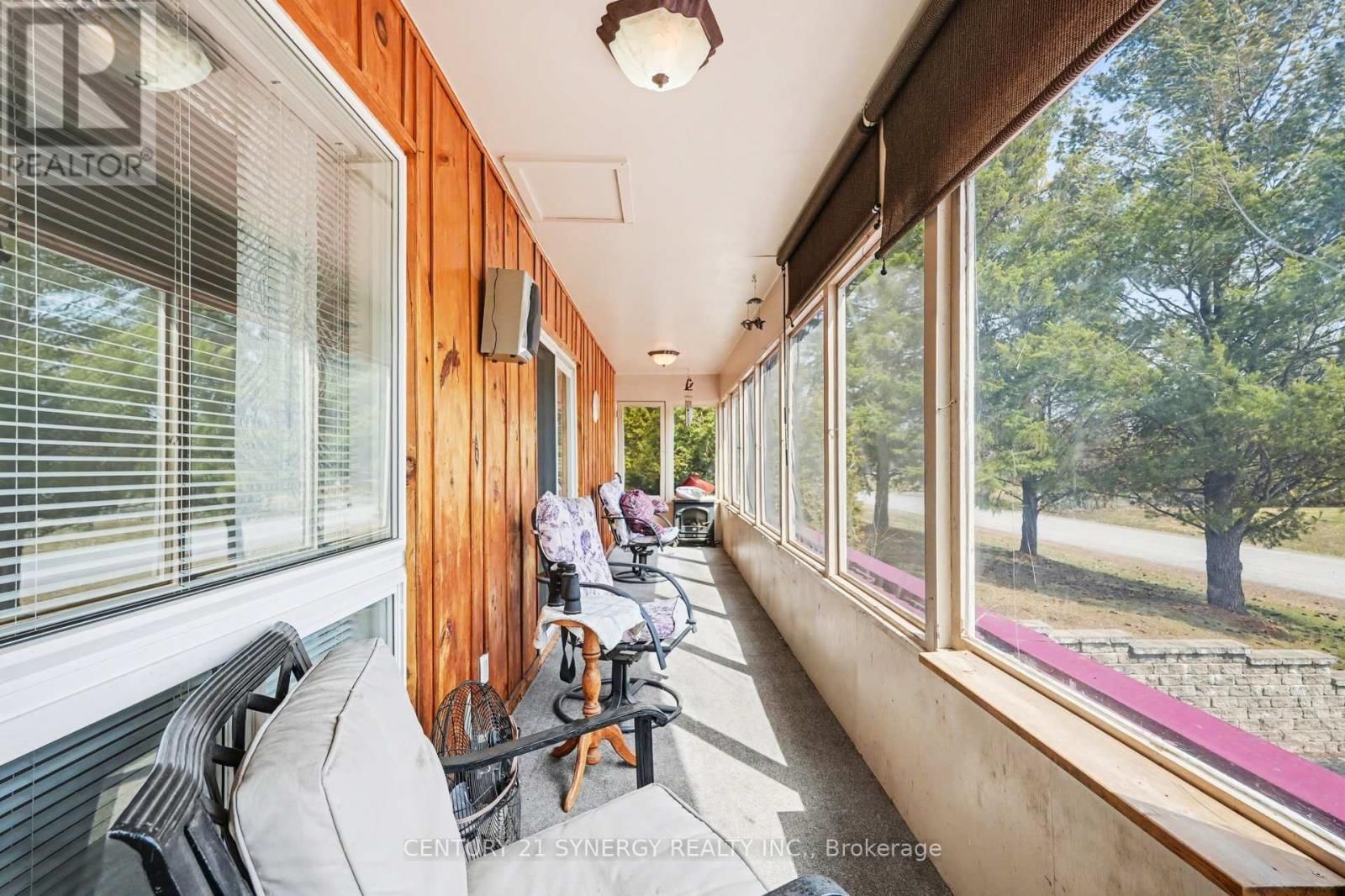 220 HIGHFIELD CRESCENT Image 21