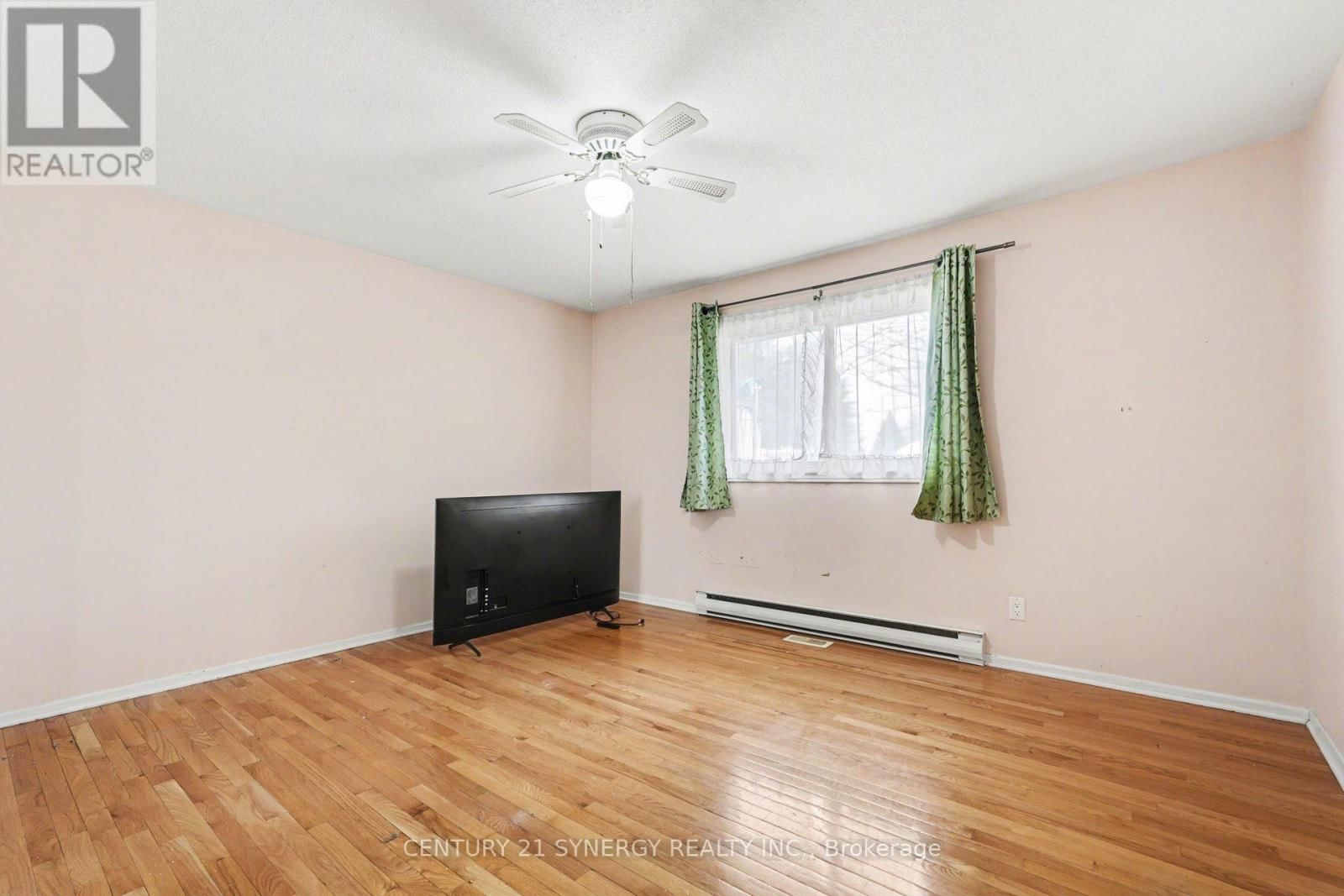 220 HIGHFIELD CRESCENT Image 31