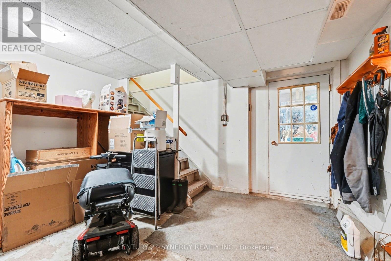 220 HIGHFIELD CRESCENT Image 33