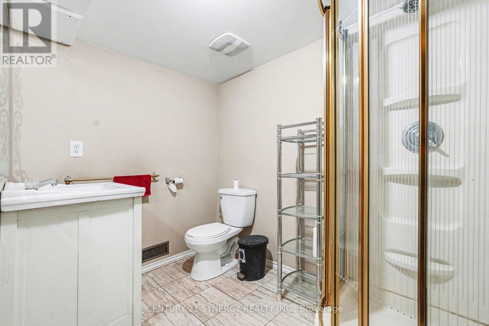 220 HIGHFIELD CRESCENT Image 35