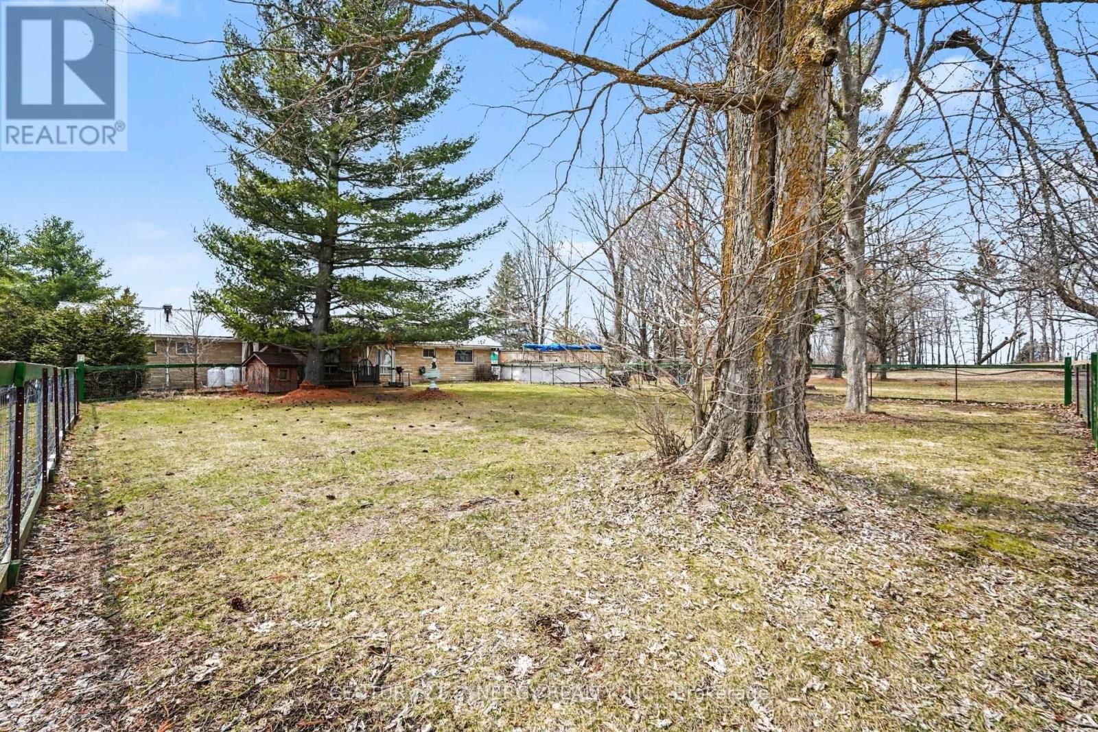 220 HIGHFIELD CRESCENT Image 37