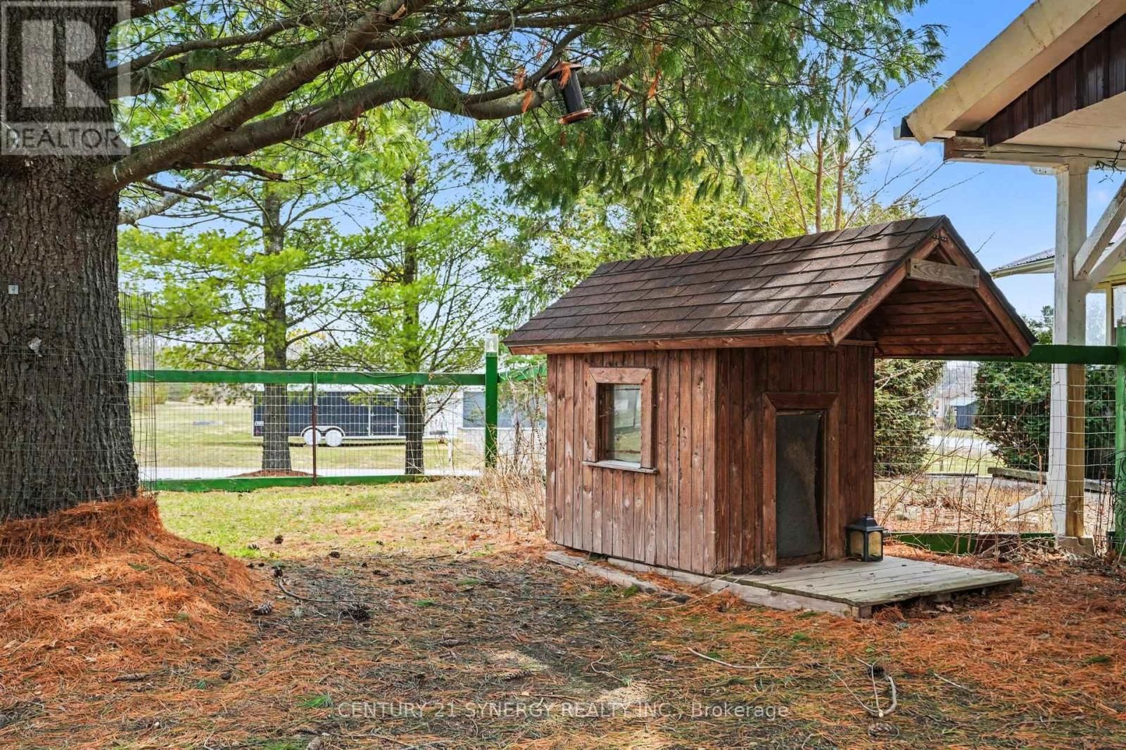 220 HIGHFIELD CRESCENT Image 38