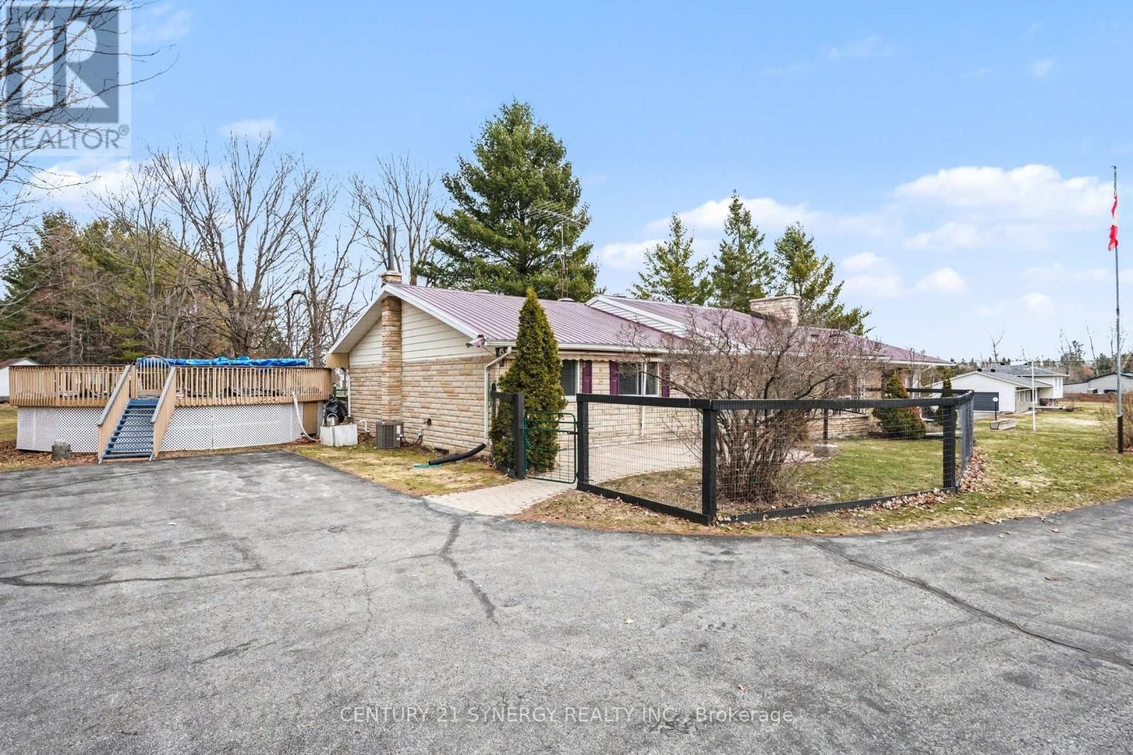 220 HIGHFIELD CRESCENT Image 47