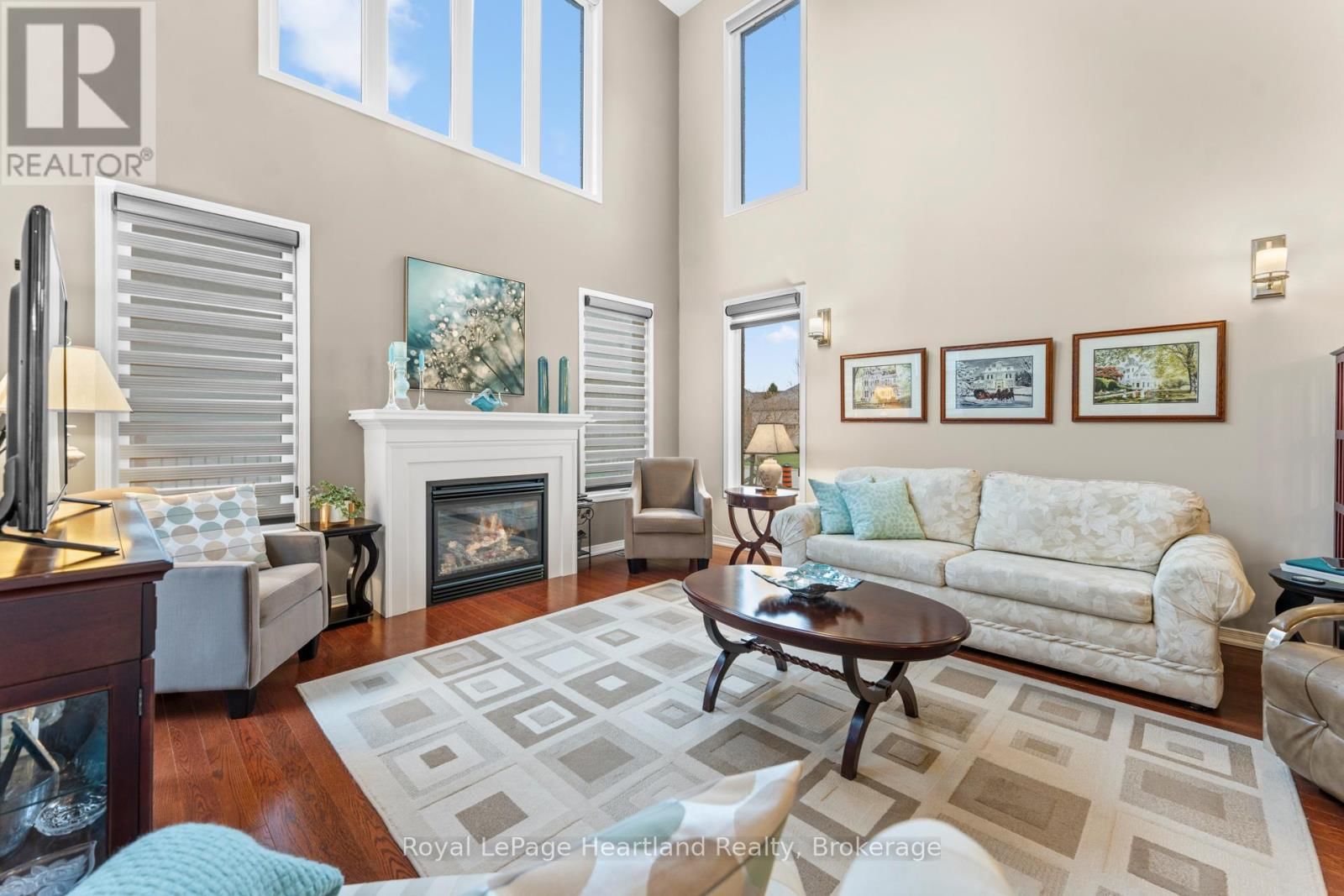 10 MACPHERSON AVENUE Image 12