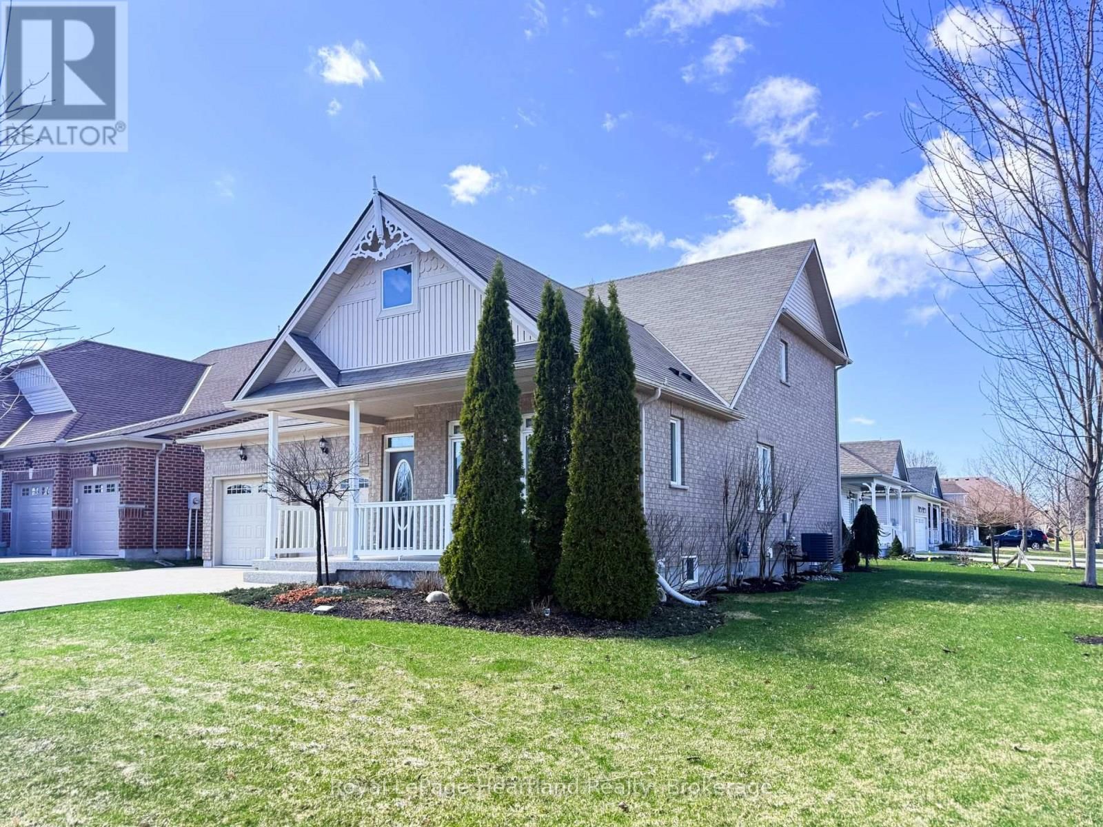 10 MACPHERSON AVENUE Image 2