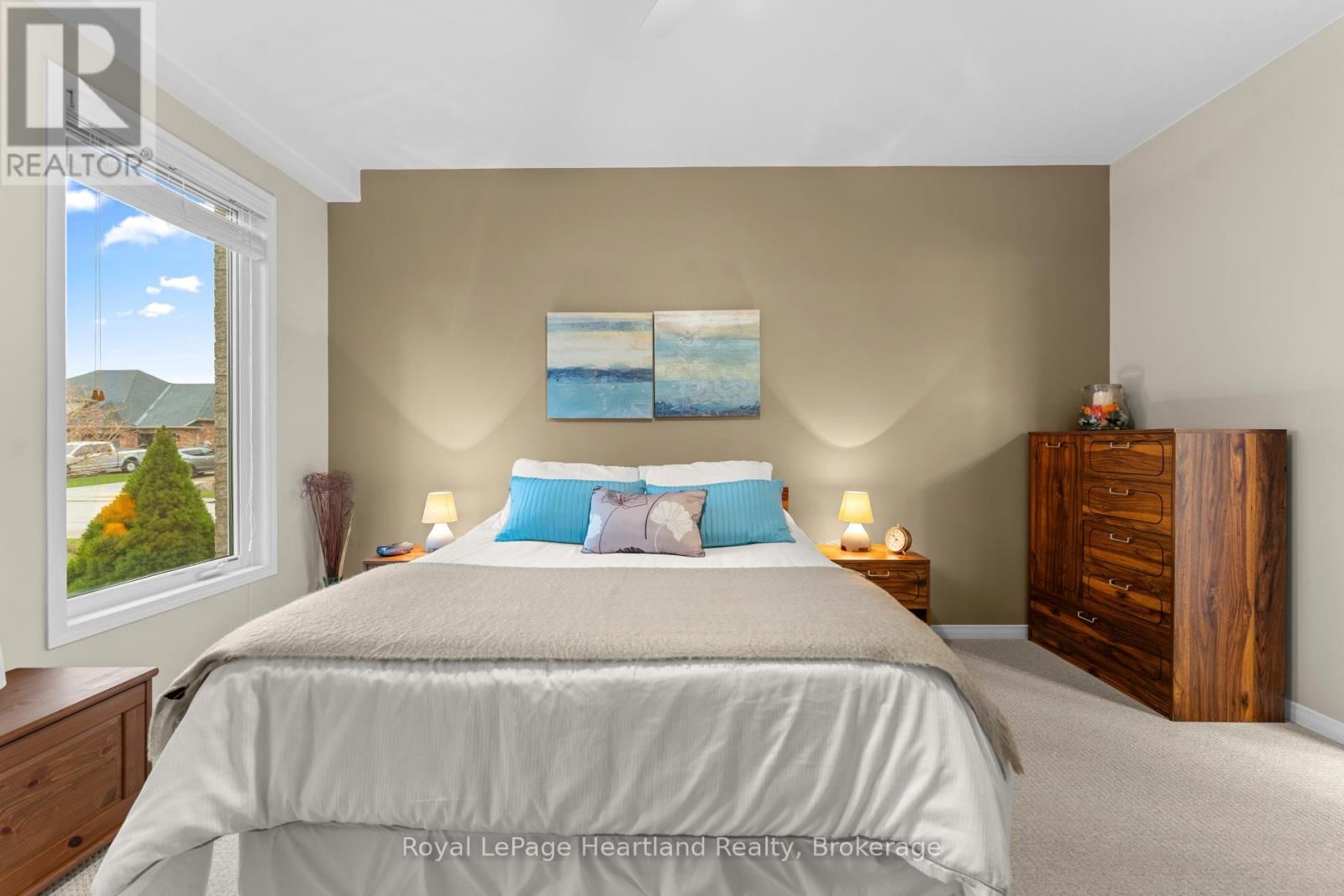 10 MACPHERSON AVENUE Image 23