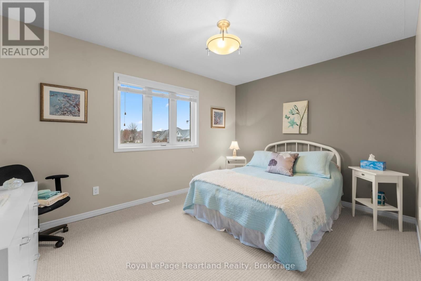 10 MACPHERSON AVENUE Image 33