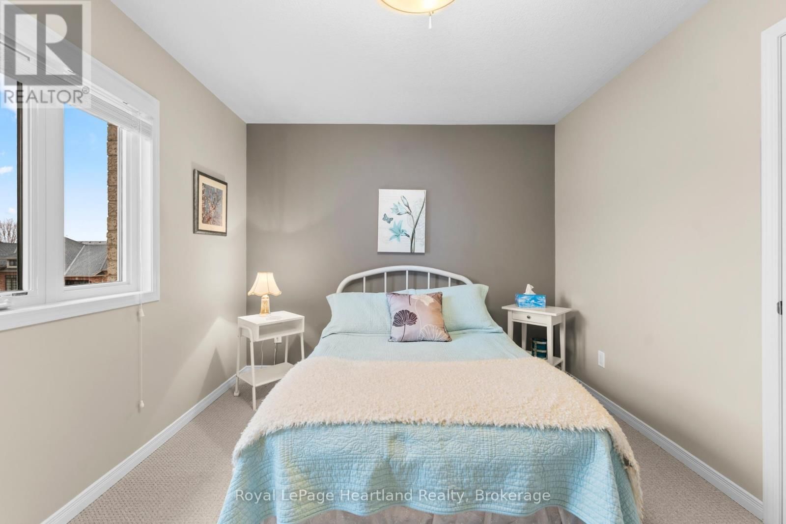 10 MACPHERSON AVENUE Image 34