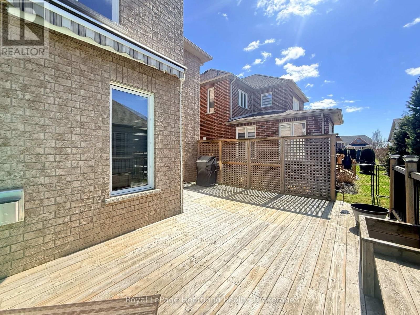 10 MACPHERSON AVENUE Image 39