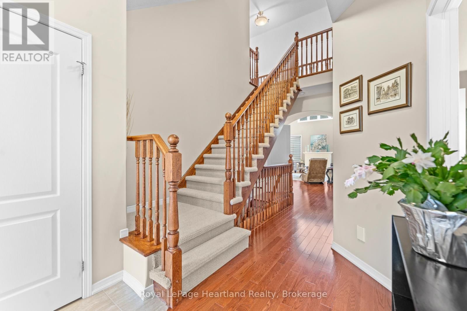 10 MACPHERSON AVENUE Image 5