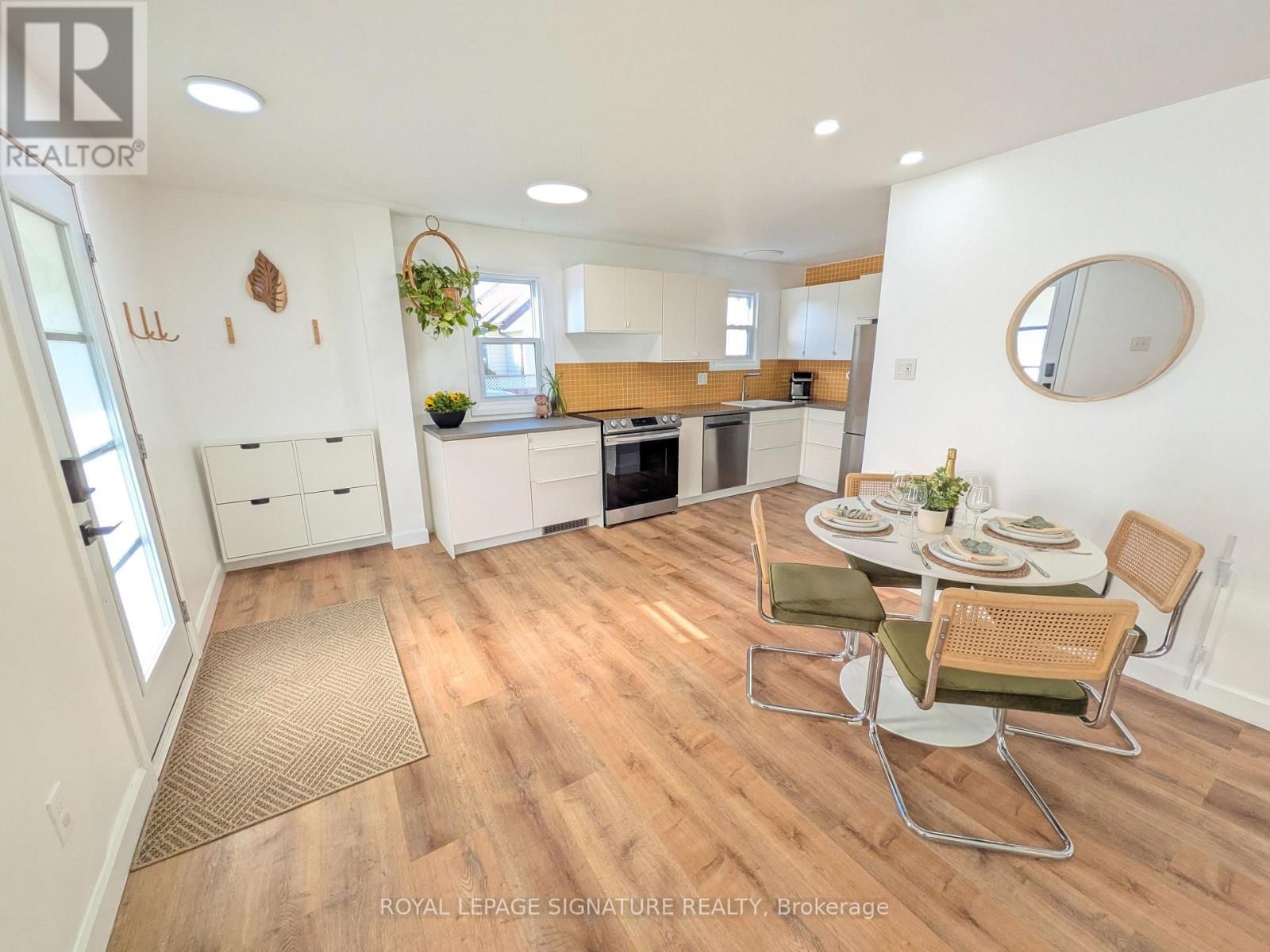 524 BURNHAM STREET Image 5