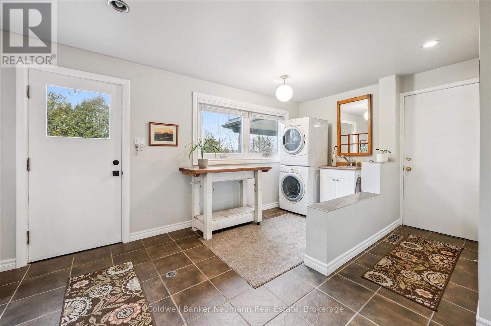 20 HARCOURT DRIVE Image 32