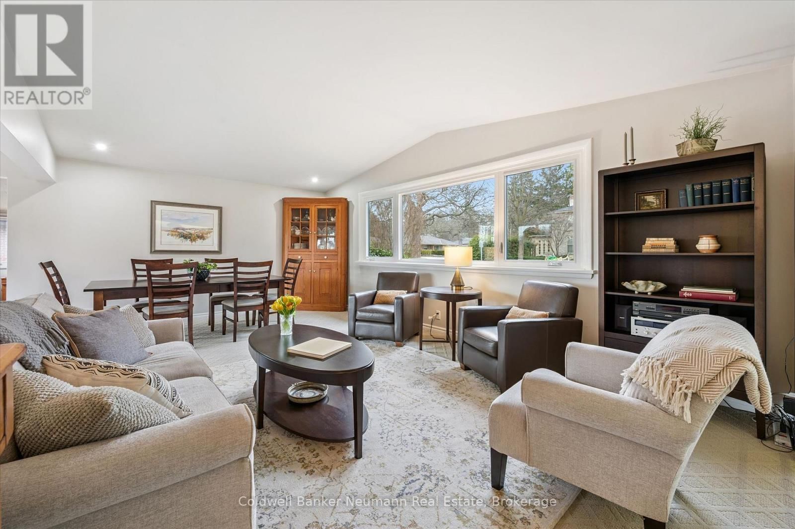 20 HARCOURT DRIVE Image 8