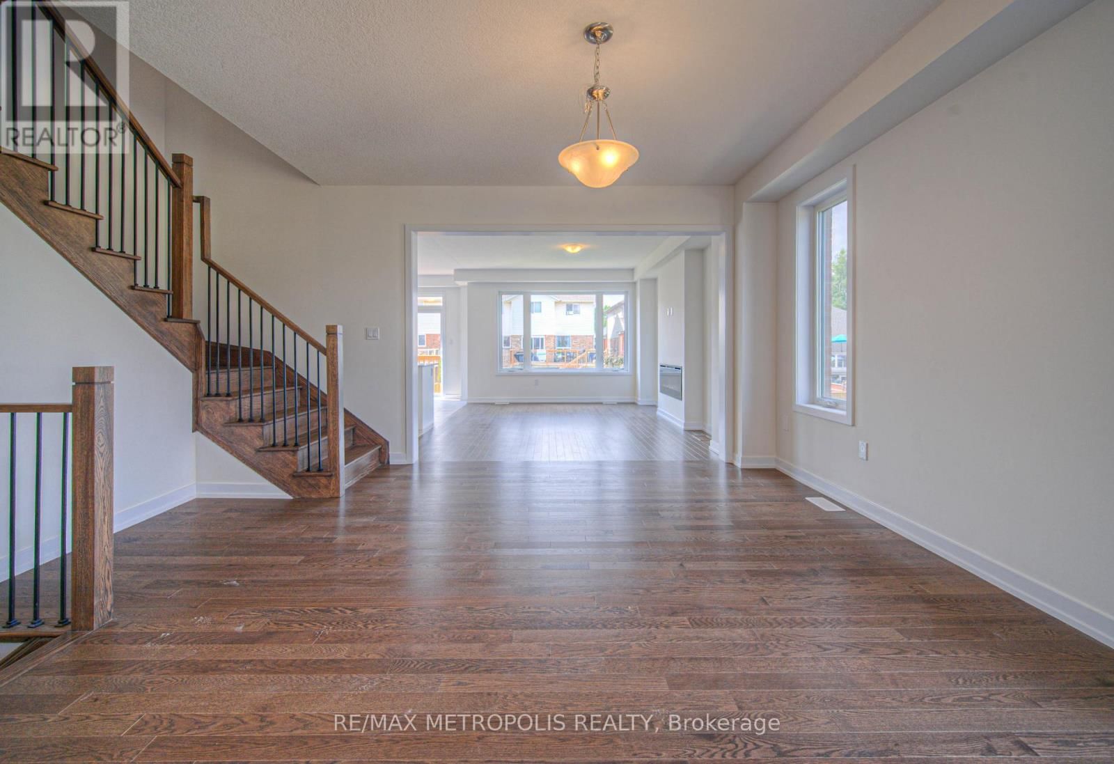 100 MOSS DRIVE Image 7