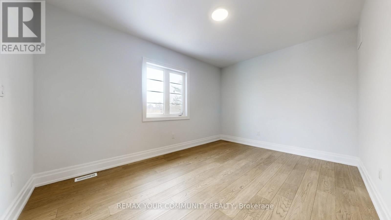 353 SOMME STREET Image 35