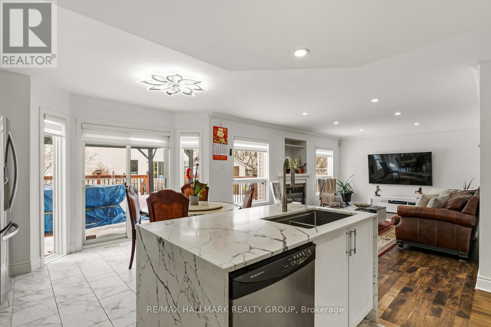 340 STONEWAY DRIVE Image 12