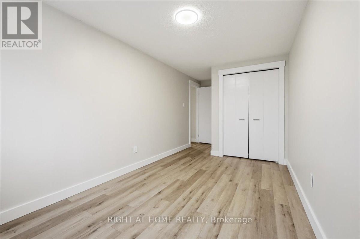 26 ELLINGTON AVENUE Image 33