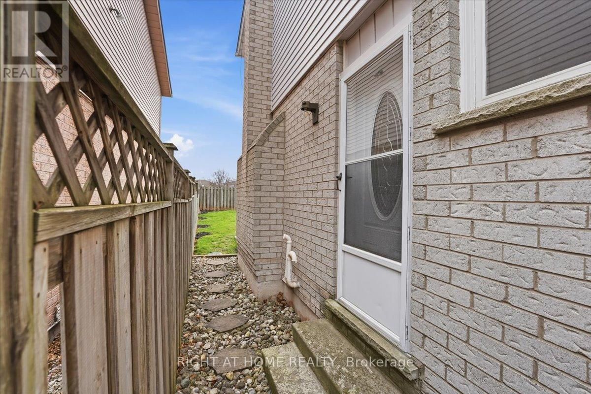 26 ELLINGTON AVENUE Image 41