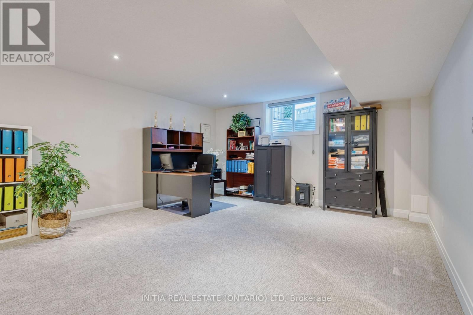 1375 DYER CRESCENT Image 38