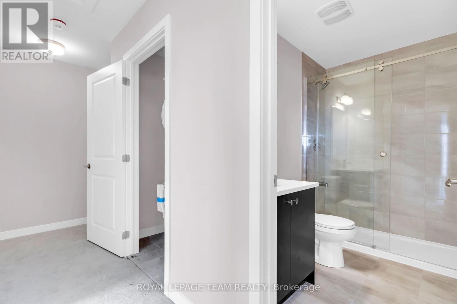 810 PARNIAN PRIVATE Image 15