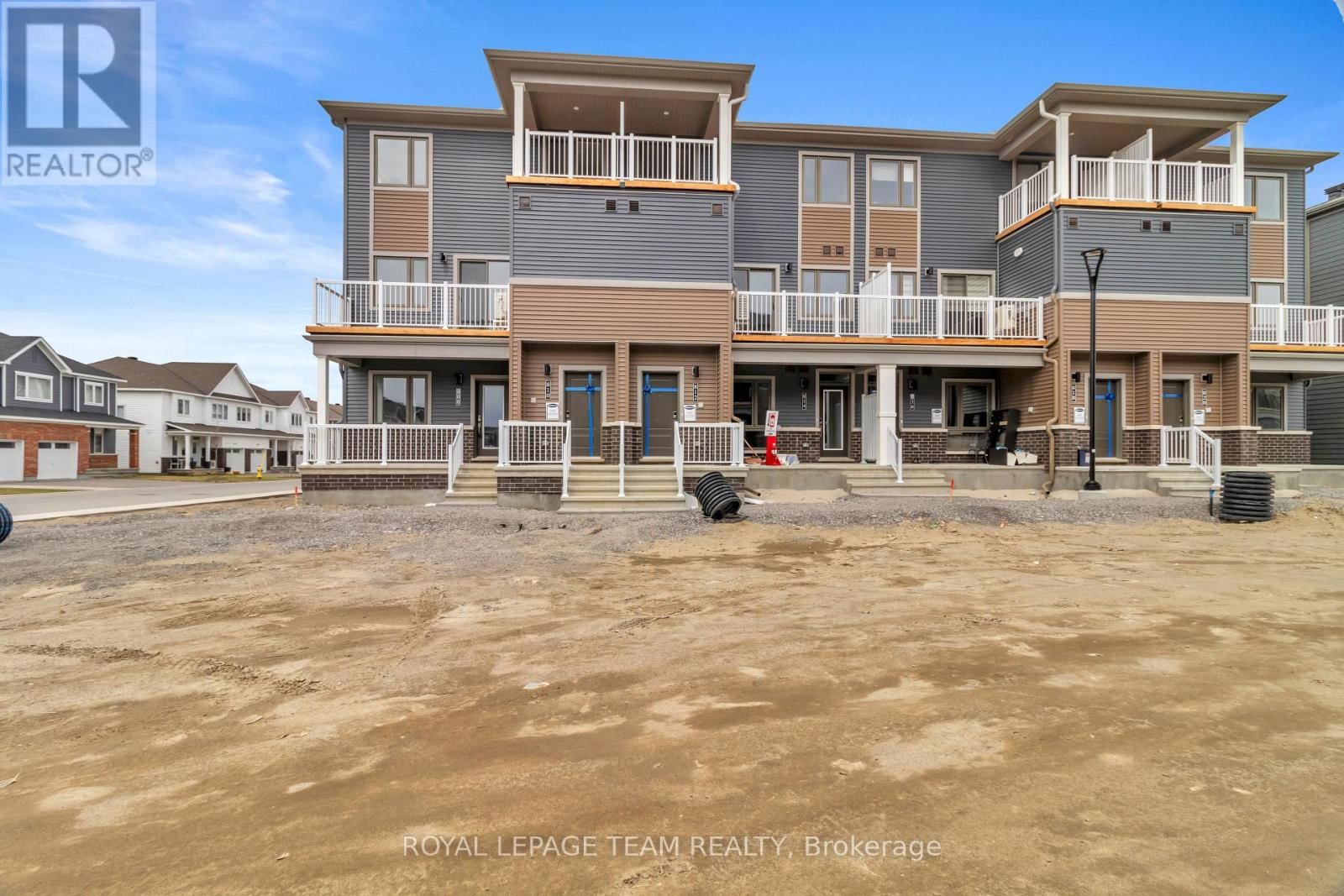 810 PARNIAN PRIVATE Image 19