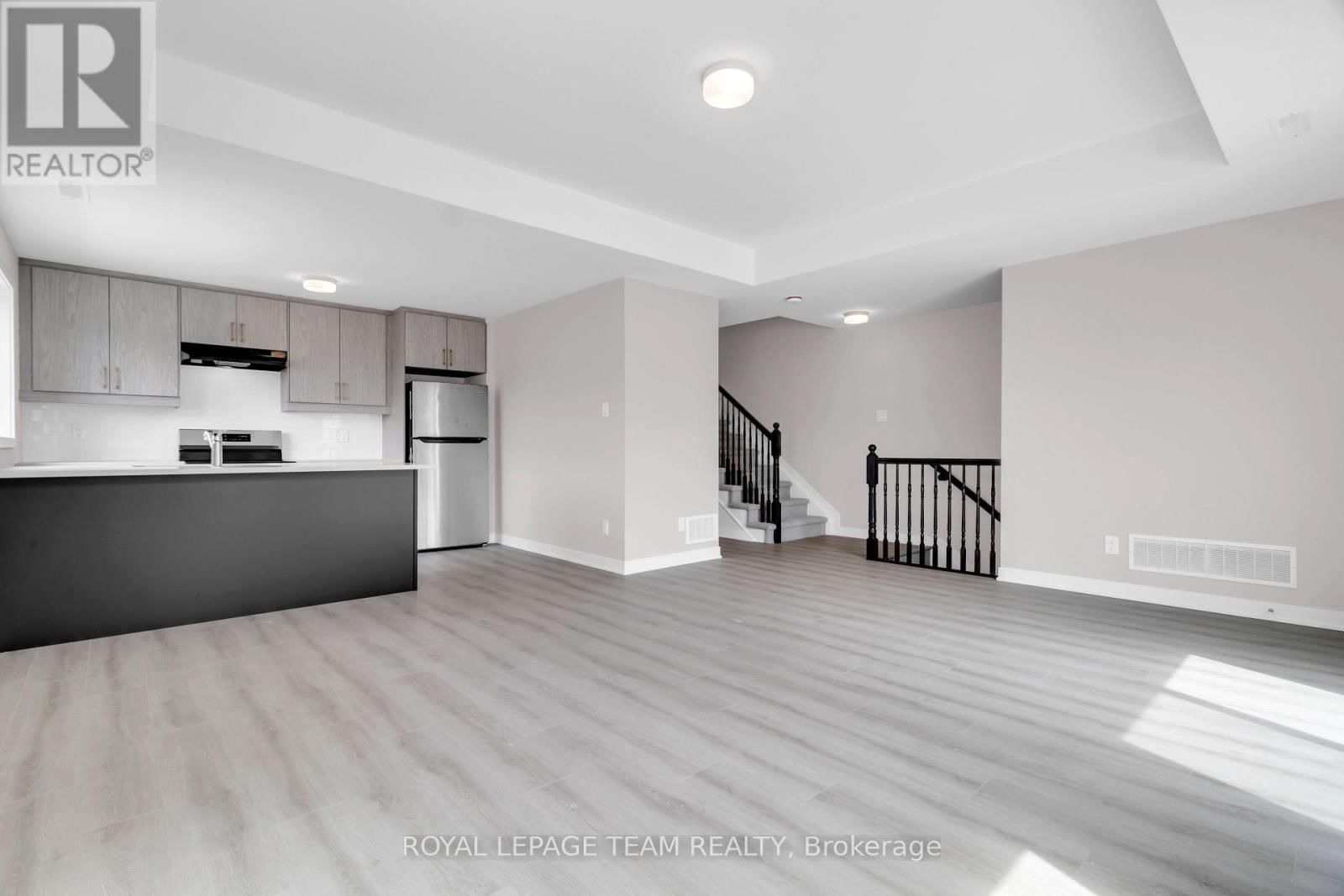 810 PARNIAN PRIVATE Image 5